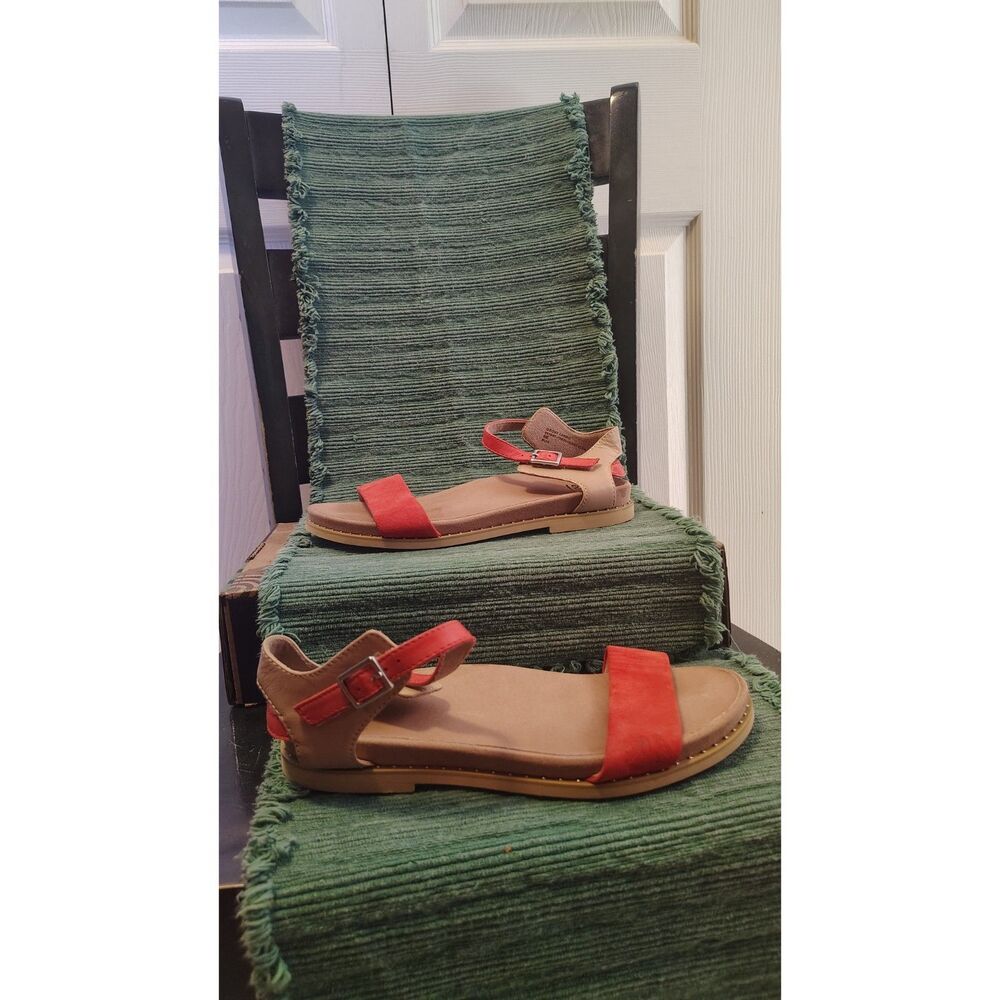 Earth Cameo Red Suede & Taupe Leather Ankle Strap Flat Sandals Women's Size 8M